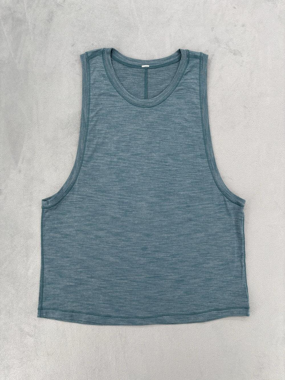 Lululemon Tank Womens Blue Crew Neck Sleeveless‎ Athletic Yoga Top Lightweight